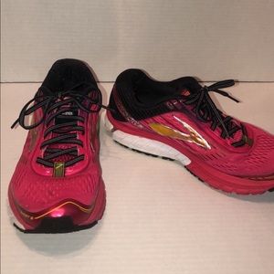 Women’s Brooks Ghost 9 running shoes SIZE 8.5